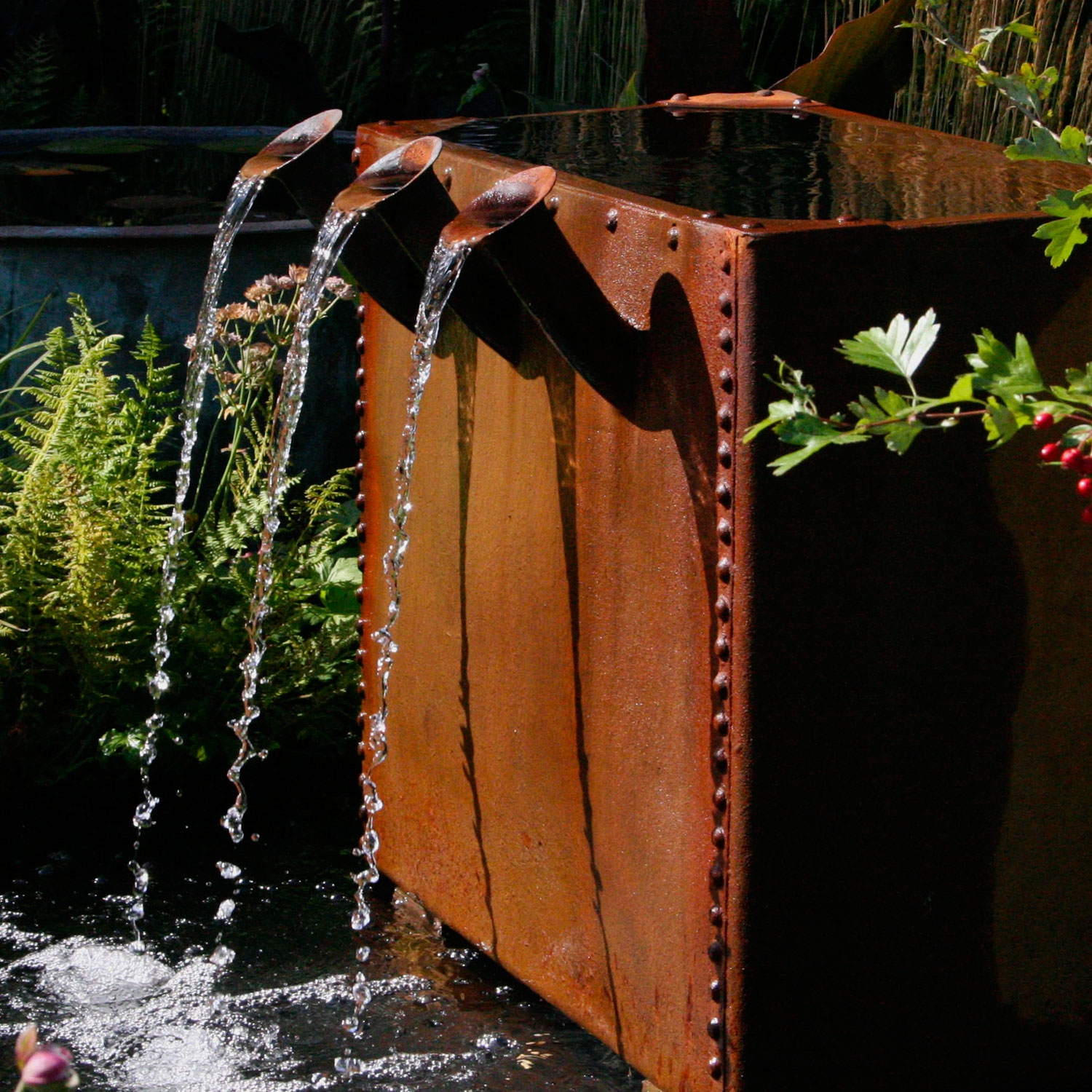  Girond Cauldron water feature - Peter Eustance Symphonic Gardens