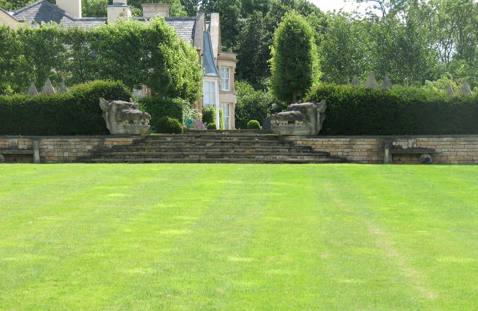 A striking landscape for a characterful country lodge in Leicestershire designed by Peter Eustance