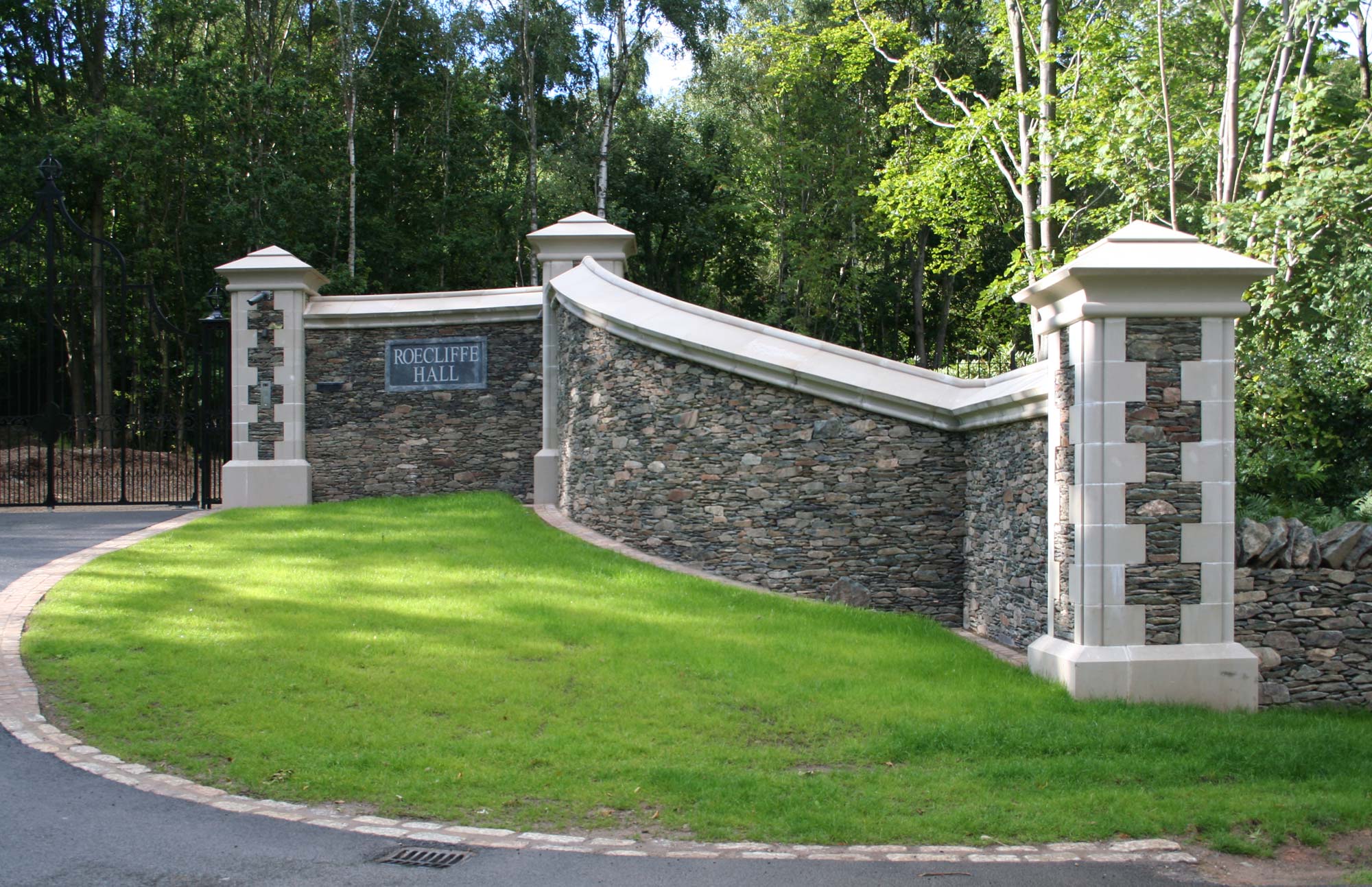 Roecliffe-Hall-gates Peter Eustance Symphonic Gardens