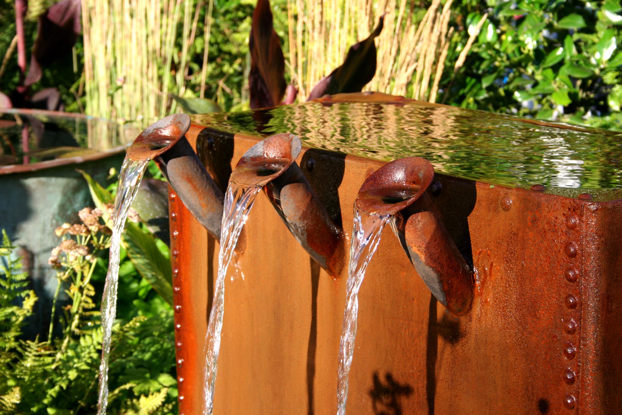 Gironde water feature - Peter Eustance Symphonic Gardens